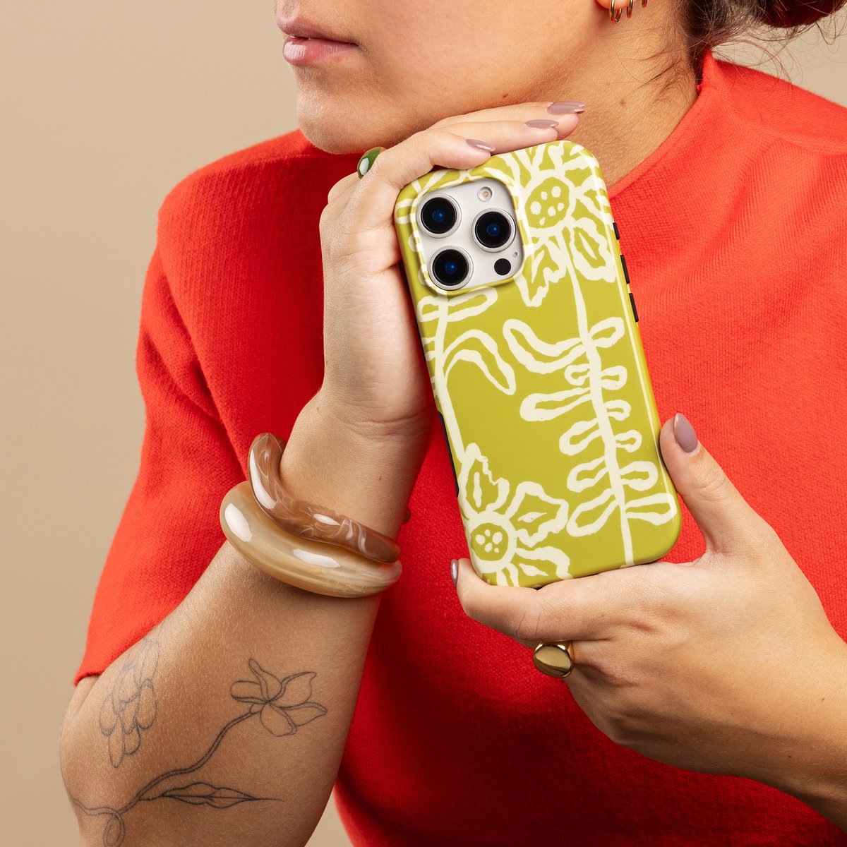 Selencia Hoesje - Geschikt voor Apple iPhone 17e / 16e - Backcover - Chalky Bloom