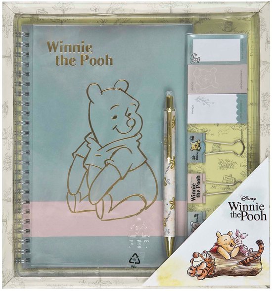 Notitieboek met Winnie de Poeh op de voorkant, een pen, sticky notes en paperclips. De tekst 'Winnie the Pooh' staat in goudfolie.
