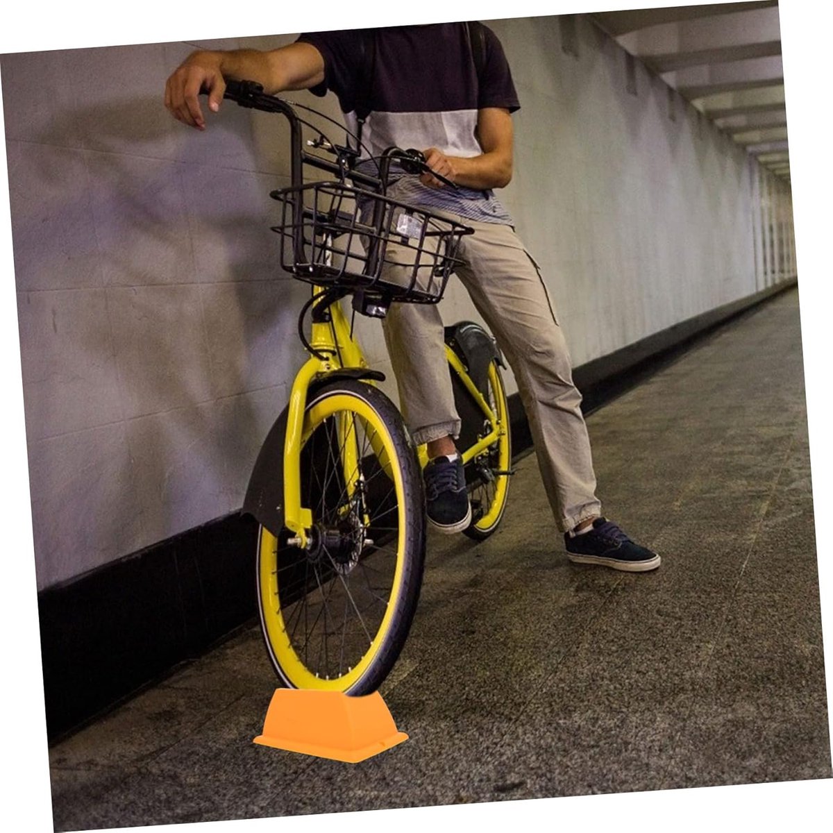 Stabilisatieblok Voor Fietswielen - Voorwiel Steun - Binnen Fietsen - Antislip Voetjes - 20x12CM - Zwart