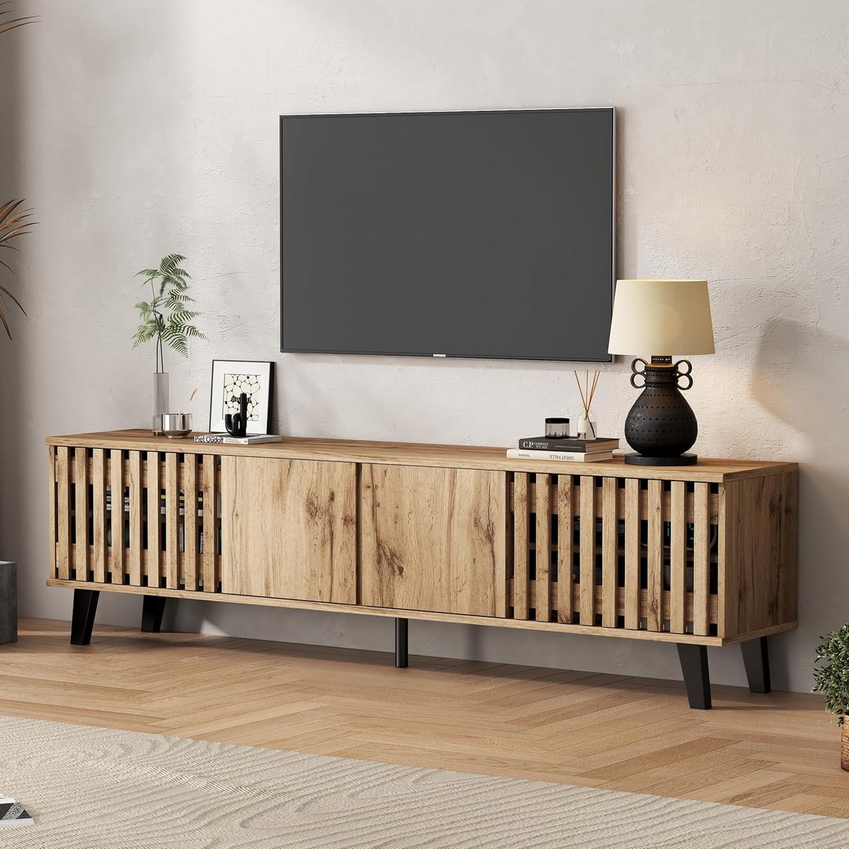 Merax Tv-kast, 180 cm, tv-tafel, lowboard met 4 kasten voor 70 inch televisie, opengewerkte kastdeuren, tv-commode, hifi-kast voor woonkamer/slaapkamer, landhuisstijl, originele houtkleur