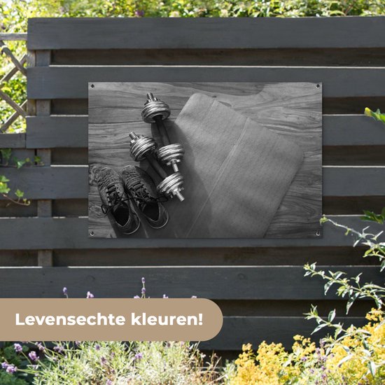 Affiche de jardin Les deux poids et chaussures de sport sont prêts pour le fitness - noir et blanc - 120x80 cm - Jardin
