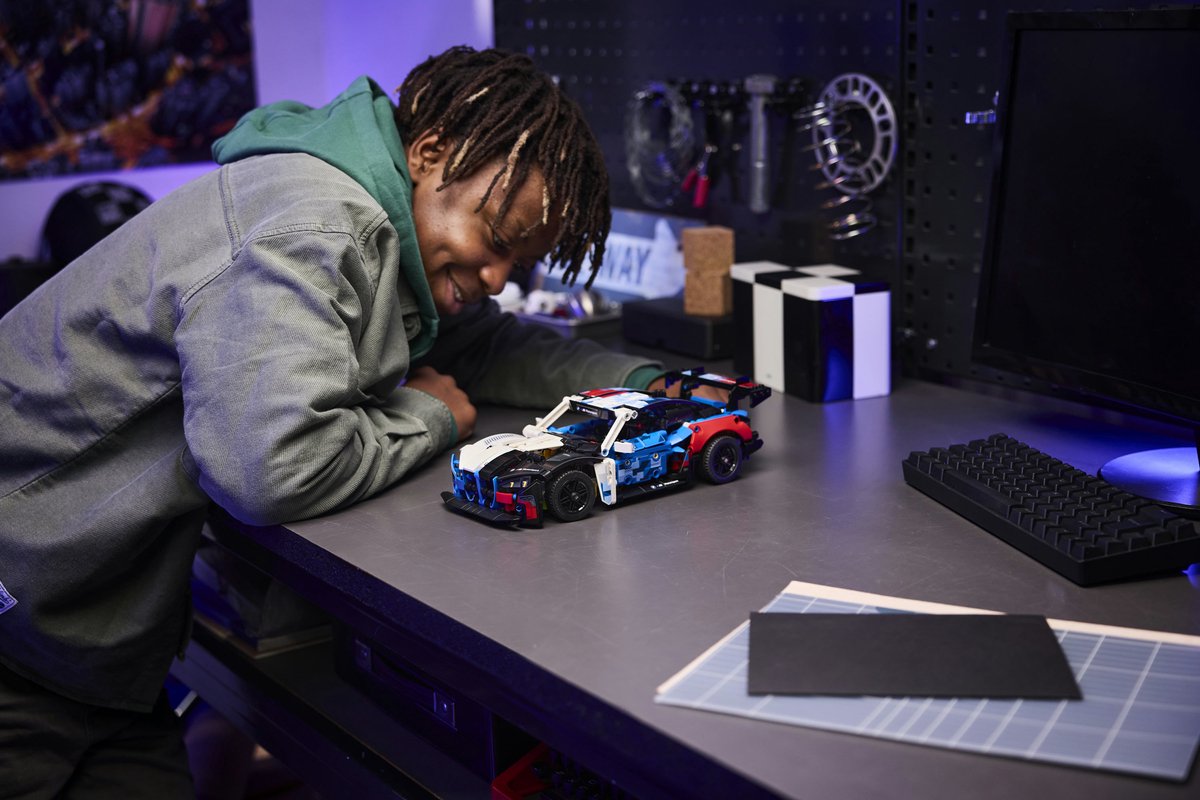 LEGO Technic - BMW M4 GT3 EVO Racewagen Speelgoed voor Kinderen vanaf 11 Jaar - 42226 — afbeelding 4