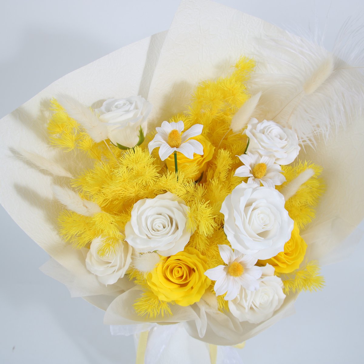 La Roselle Amsterdam Luxe Geel-Wit Kunstrozen Boeket met Margrieten en Pampasgras – Decoratief Bloemenboeket – Cadeau voor Haar