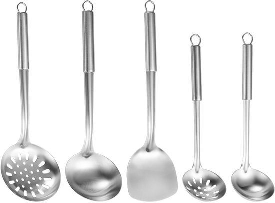 Cinq ustensiles de cuisine en acier inoxydable : écumoire, louche, spatule à wok, petit écumoire, petite louche.