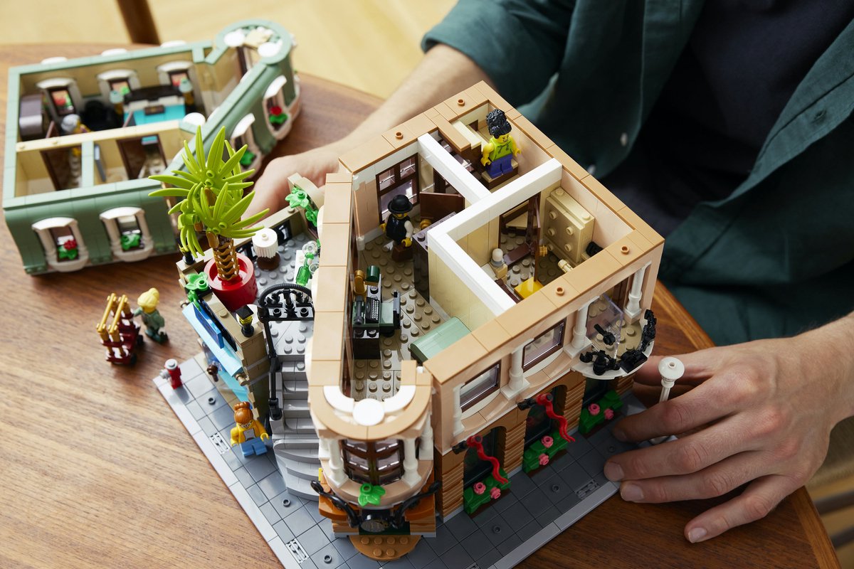 LEGO Icons Boetiekhotel- 10297 — afbeelding 11