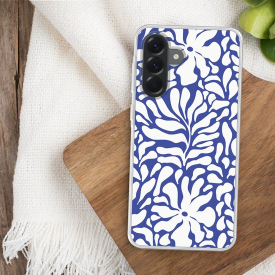 Coque de téléphone compatible avec Samsung Galaxy A56 - Motif Fleurs - Blauw - Wit - Feuilles - Coque en Siliconen