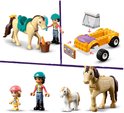 Un cheval beige LEGO Friends avec selle, une fille avec brosse, une voiture jaune, un poney blanc et deux figurines.