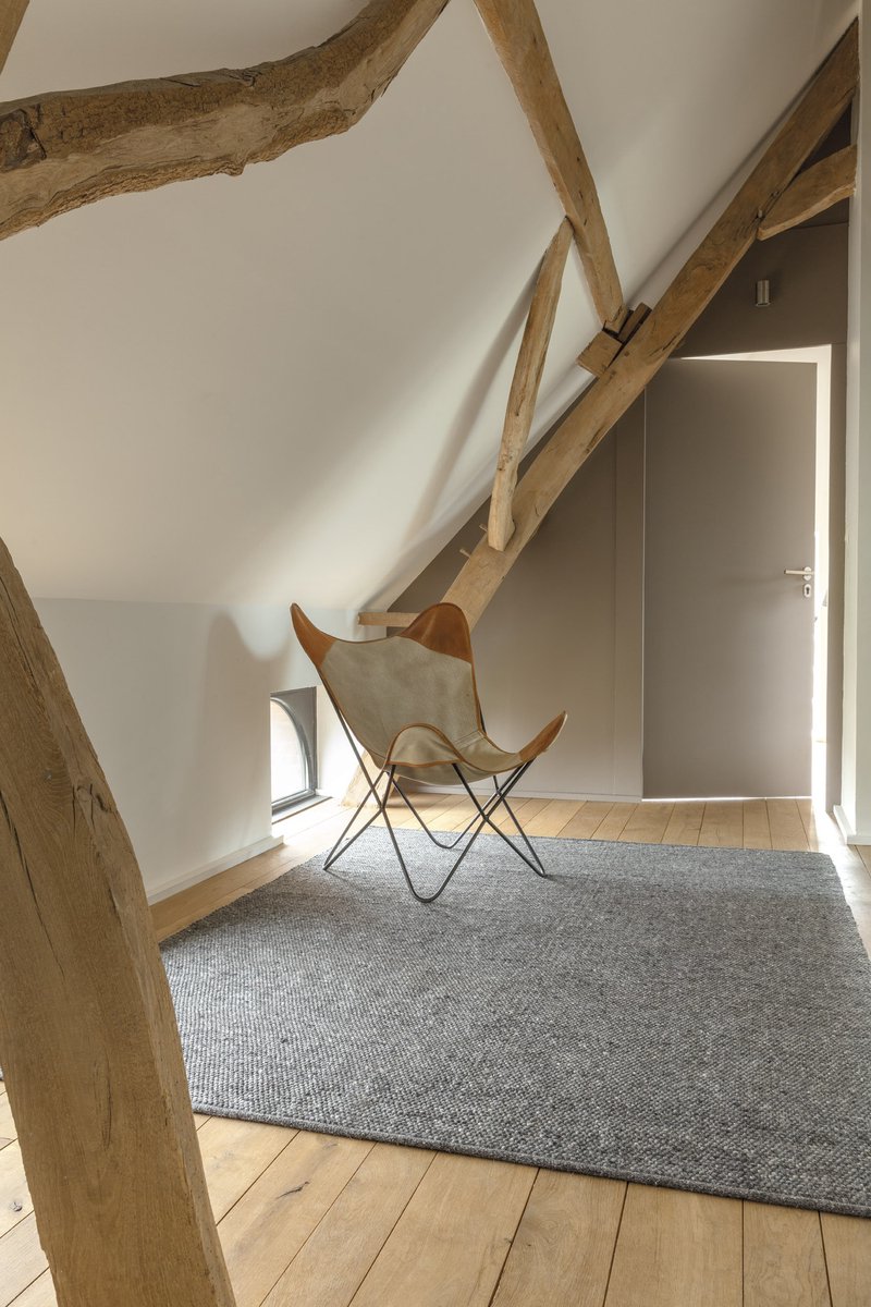 Lino Alba Charcoal Vloerkleed 200x300cm - Groot Donker Handgeweven Wollen Luxueus Tapijt - 100% Viltwol - 12mm dik - 2,8kg/m² - Tapijt Woonkamer - Laagpolig vloerkleed - Tapijt Slaapkamer - Tapijt Eetkamer