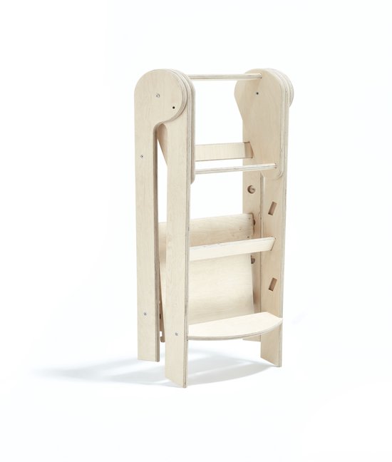 Houten kinderkeukentoren, opgevouwen.