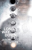 Boek kaft met de titel "Long Way Down" en de naam "Jason Reynolds". Op de achtergrond, de knoppen van een lift met de nummers 2 tot en met 7.