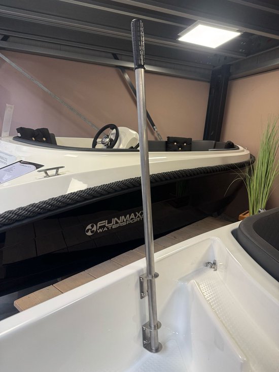 Foto: Rvs instaphulp voor sloepen tenders en andere boten