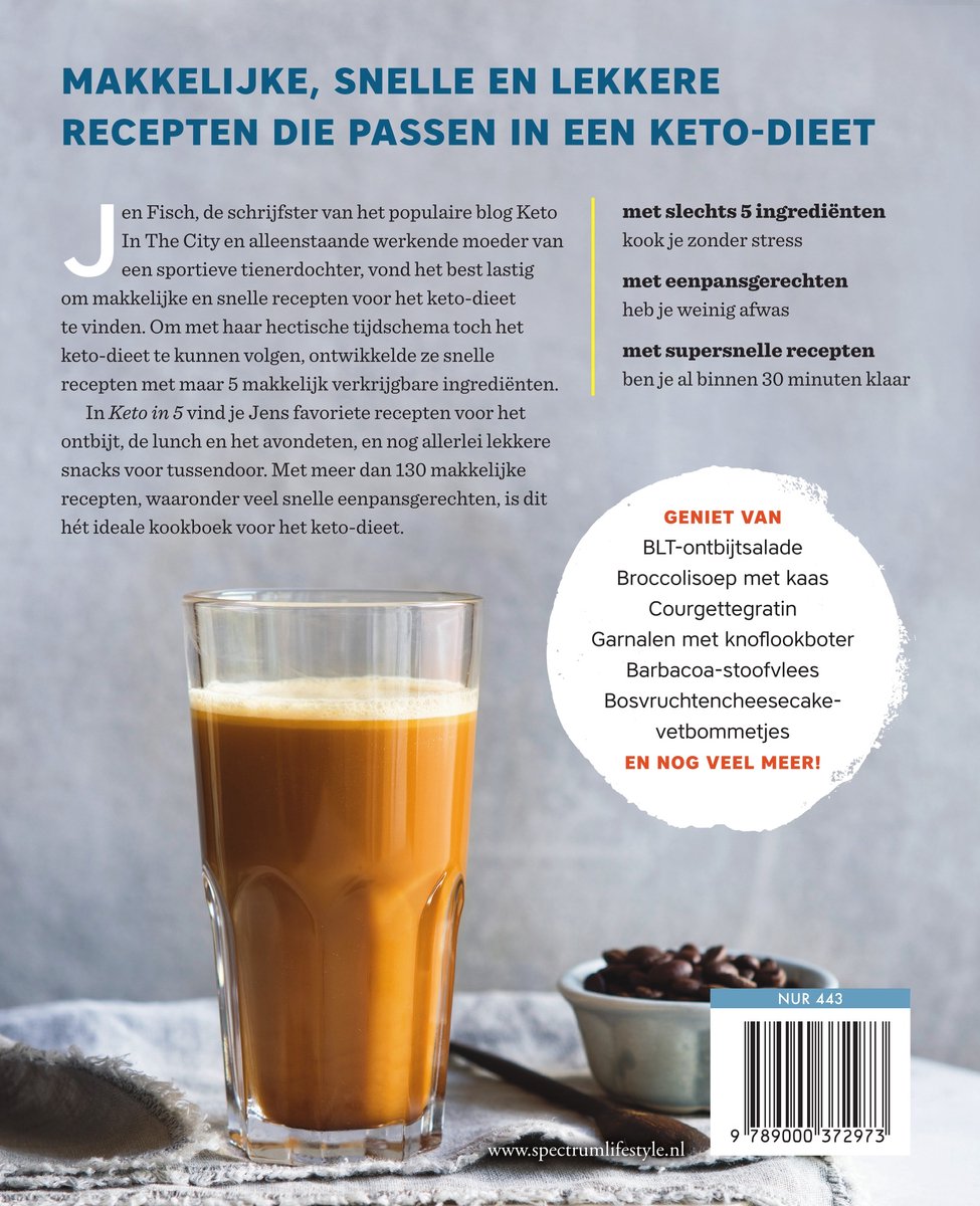 Kookboek 'Keto in 5' met een glas oranje drank en ingrediënten in het Nederlands.