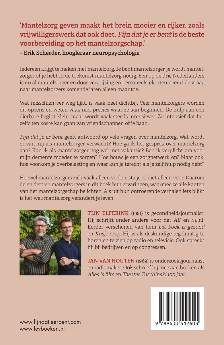 Boek met bruine kaft met donkerrode tekening. Links een portretfoto van twee mannen. Rechts tekst met daaronder een streepjescode.