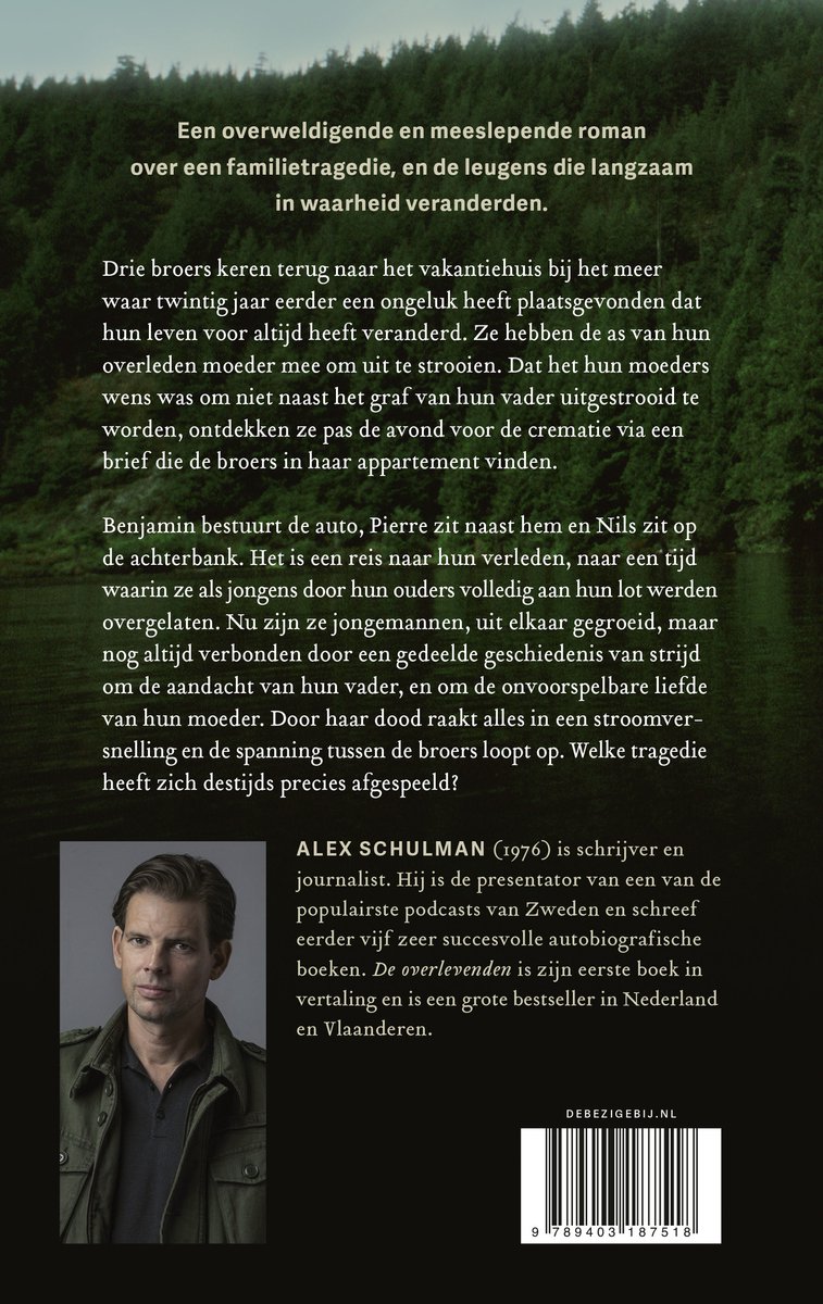 Portret van schrijver Alex Schulman met donkere kleding, in de linkerbovenhoek van de afbeelding staat tekst over het boek.