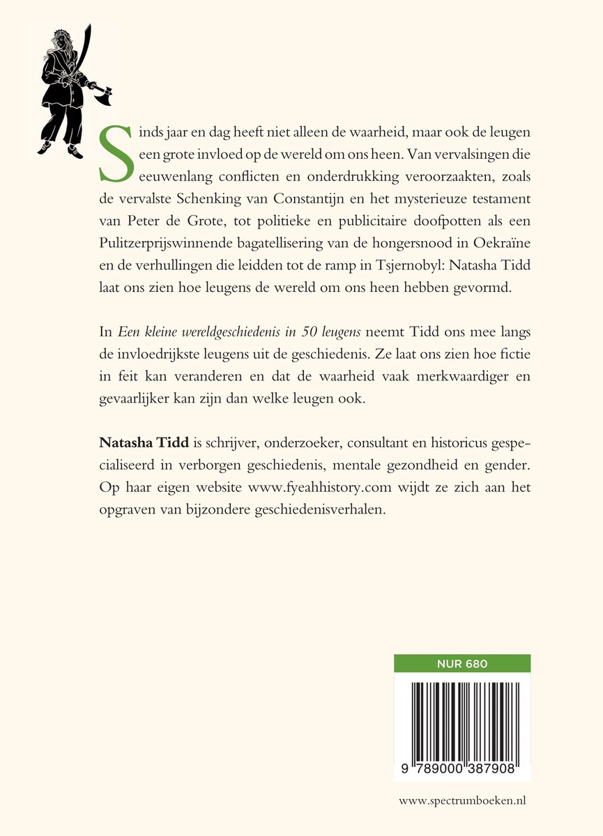 Illustratie van een middeleeuwse figuur met zwaard en schild, naast tekst over het boek 'Een kleine wereldgeschiedenis in 50 leugens' van Natasha Tidd.