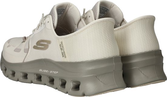 Achterkant van beige Skechers Slip-ins Glide Step instappers met veters en grijze zool.