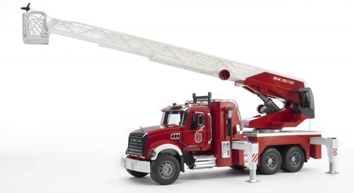 Bruder Mack Granite brandweerauto ladder en waterpomp — afbeelding 20