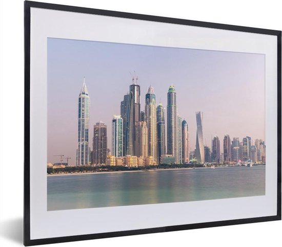 Fotolijst incl. Poster - De skyline van de wolkenkrabbers die in Dubai aan zee liggen - 40x30 cm - Posterlijst