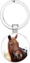 Akyol - Paard Sleutelhanger - Paarden - Paardenliefhebber - Leuk kado voor iemand die van paarden houdt - 2,5 x 2,5 CM