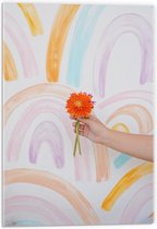 Acrylglas - Oranje Bloem met Geverfde Regenbogen - 40x60cm Foto op Acrylglas (Met Ophangsysteem)