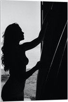 Acrylglas - Vrouw van Zijkant in Zwart Wit - 60x90cm Foto op Acrylglas (Wanddecoratie op Acrylglas)