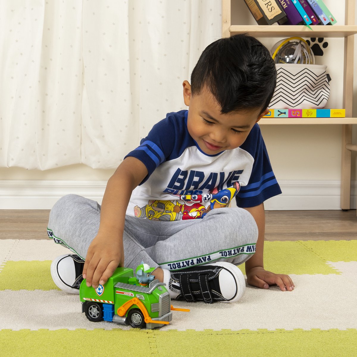PAW Patrol - Rocky's Recycle Truck - speelgoedauto met speelfiguur - 80% gerecycled plastic - duurzaam speelgoed — afbeelding 13