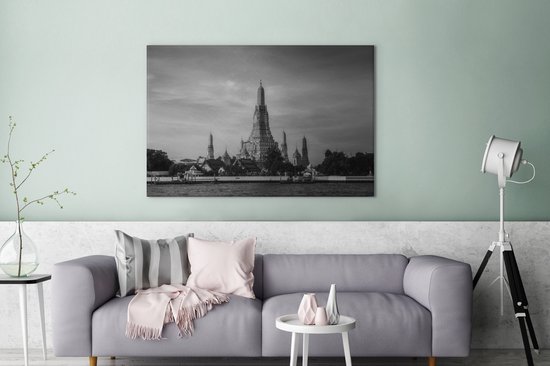 Canvas schilderij 140x90 cm - Wanddecoratie Wat Arun - Water - Zwart - Wit - Muurdecoratie woonkamer - Slaapkamer decoratie - Kamer accessoires - Schilderijen