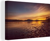 Canvas Schilderij Zonsondergang bij het Nationaal park Loch Lomond en de Trossachs in Schotland - 30x20 cm - Wanddecoratie