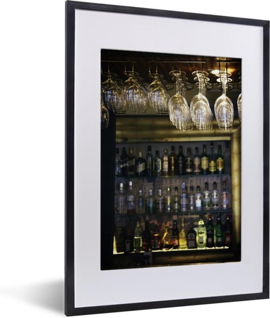 Fotolijst incl. Poster - Hangende glazen in een bar - 30x40 cm -  Posterlijst | bol.com