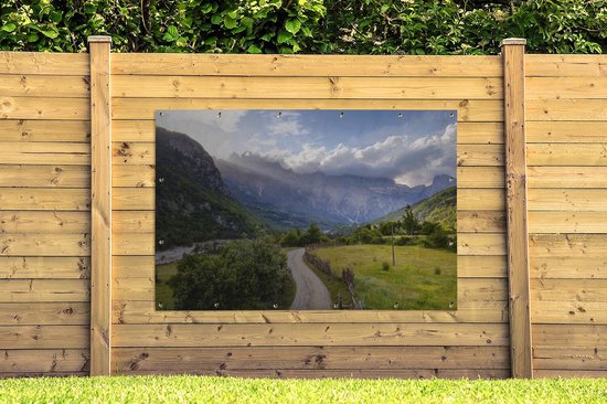 Route entre prairie et montagne en Albanie 180x120 cm XXL / Groot format!