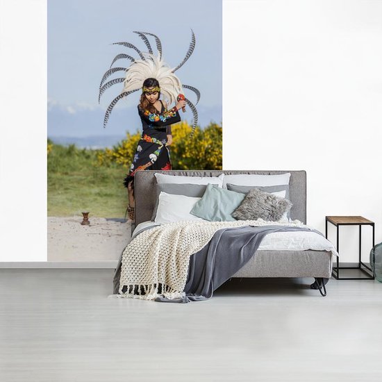 Papier peint photo peint vinyle - Amérindien avec une coiffe largeur 190 cm x hauteur 280 cm - Tirage photo sur papier peint (disponible en 7 tailles)