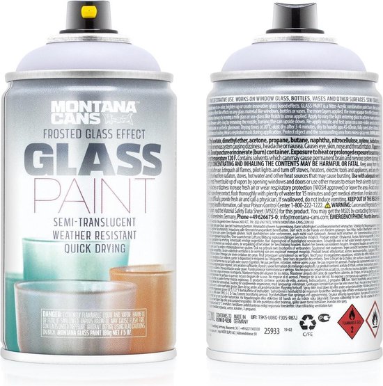 Deux aérosols avec 'Montana Cans Frosted Glass Effect' et 'Semi-Transparent Weather Resistant Quick Drying' en néerlandais et en anglais. Les boîtes sont blanches avec des accents noirs et jaunes. Des pots en verre sont présentés au premier plan.