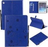 Voor iPad Air 2 / Air / 9.7 (2018) & (2017) Cat Bee Embossing Pattern Horizontale Flip lederen tas met houder & kaartsleuven & portemonnee & penhouder & Wake-up / Sleep-functie (blauw)