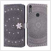 Voor Huawei Y6 2019 Pressed Printing Plakken boorpatroon Horizontale Flip PU lederen tas met houder & kaartsleuven & portemonnee & & lanyard (grijs)