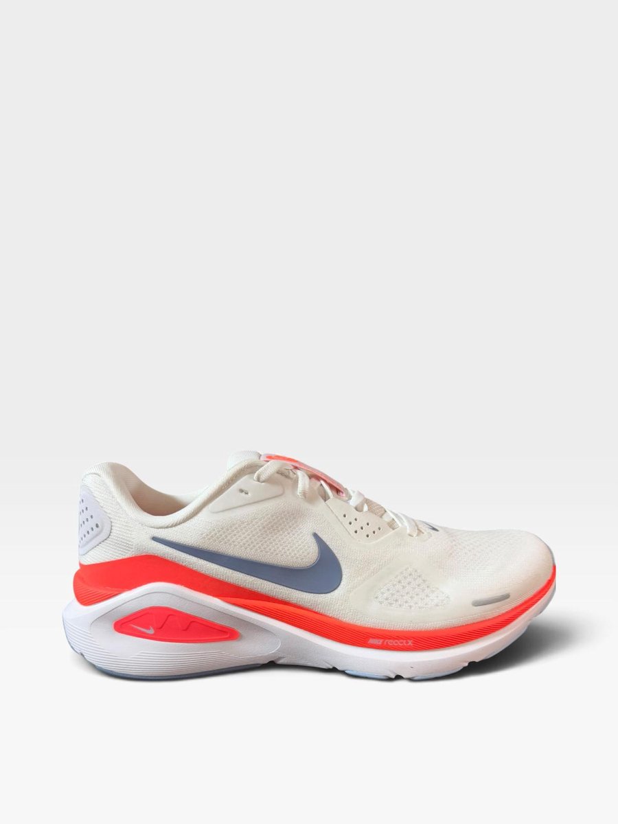 W NIKE STRUCTURE 26 Rood