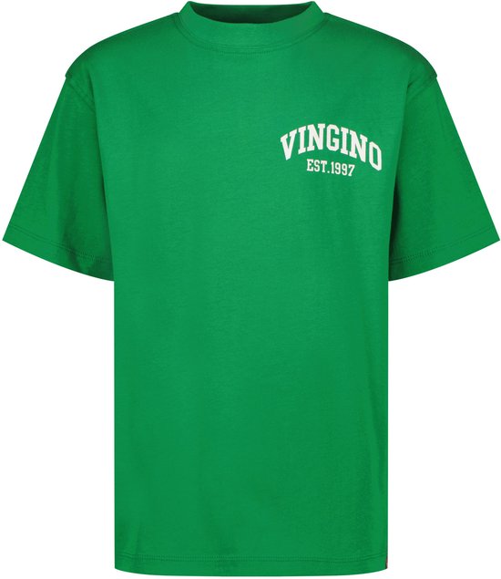 Groene Vingino T-shirt met witte tekst 'VINGINO EST.1997' op de borst.