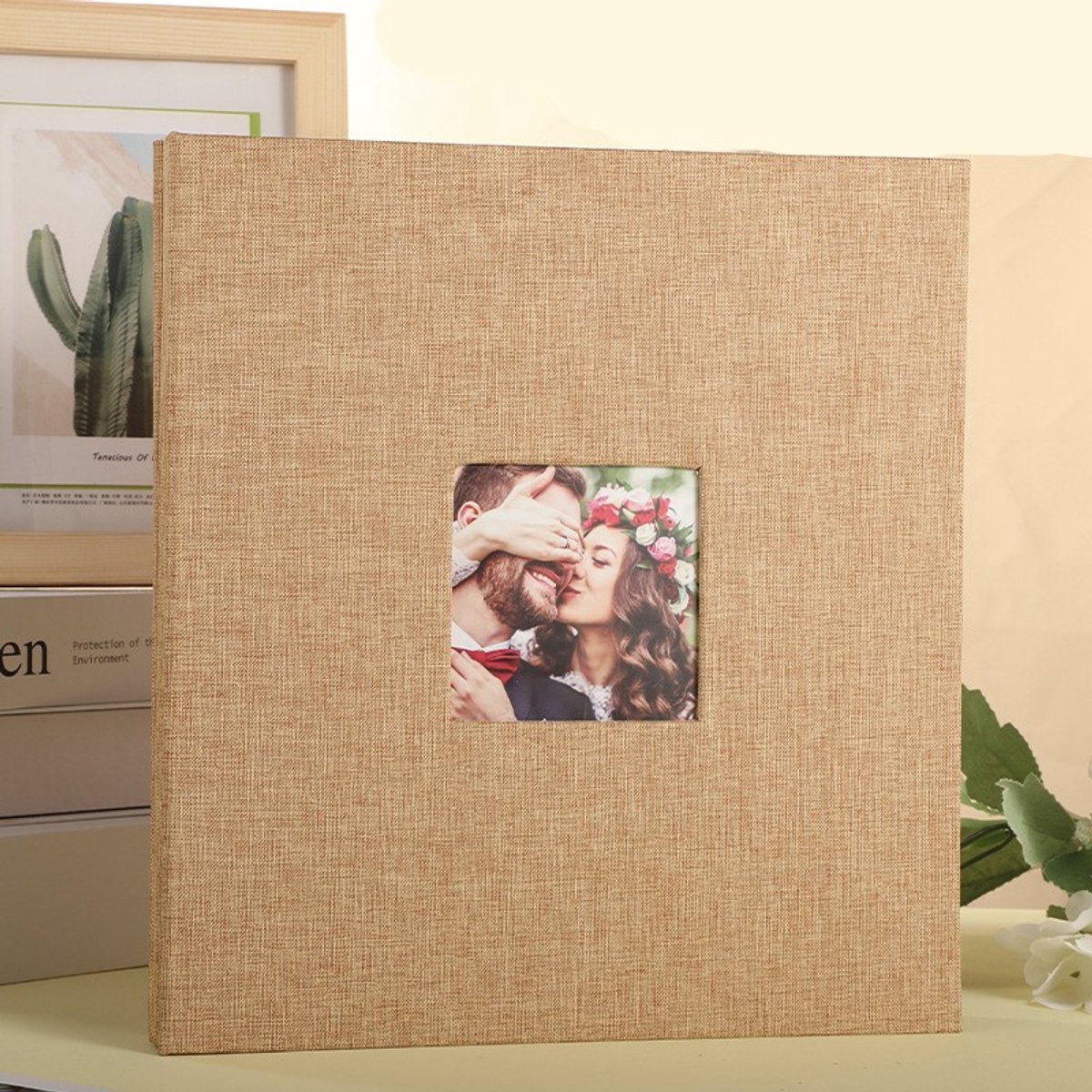 Mustard yellow zelfklevend fotoalbum — Linnen kaft — Hoogwaardig herinneringsalbum — Zelfklevend/met beschermfolie (doe-het-zelf) — Perfect voor het bewaren van dierbare herinneringen aan familie, bruiloften, reizen en baby's — (260 x 280 mm)