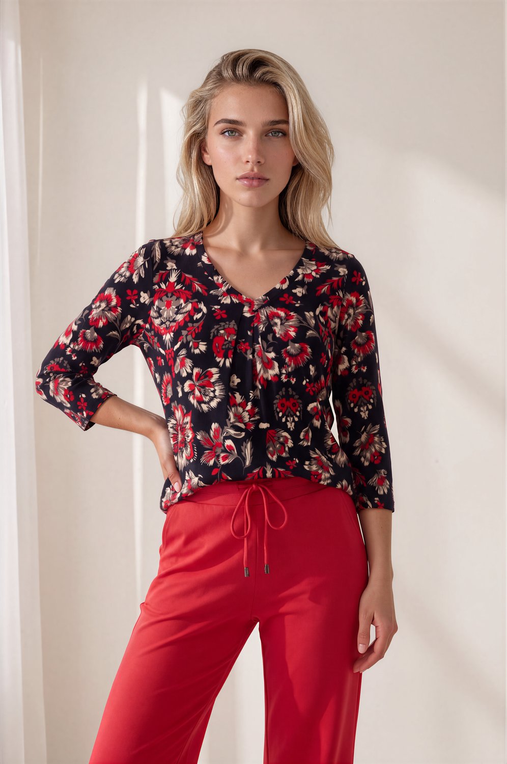 MI PIACE - Travel Top V Neck Pleated 3/4 Sleeves Ornametal Flowers Print 202914 Samba - Maat : S