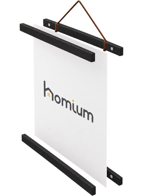 Zwarte houten magnetische posterhanger met bruin ophangkoord en Homium-logo op een wit oppervlak.