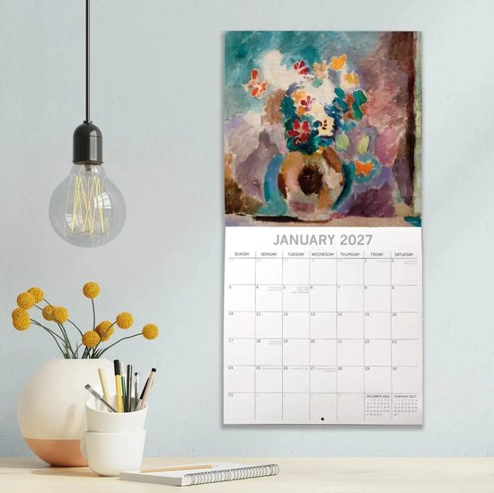 Januari 2027 kalender met een schilderij van een vaas met kleurrijke bloemen.