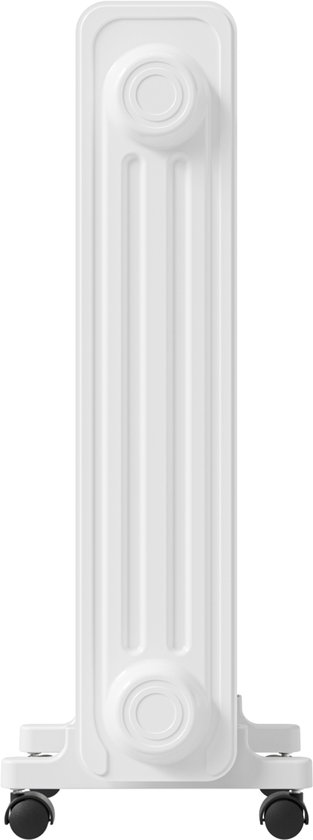 Witte staande olieradiator met wieltjes, staande vanuit een zijaanzicht.
