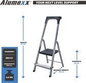Alumexx huishoudtrap met 2 treden, 97 cm hoog, 35 cm stahoogte, 50 cm breed en 2,6 kg. Inclusief EN131 keurmerk.