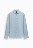 Lichtblauwe State of Art linnen blouse met lange mouwen en een subtiele textuur.