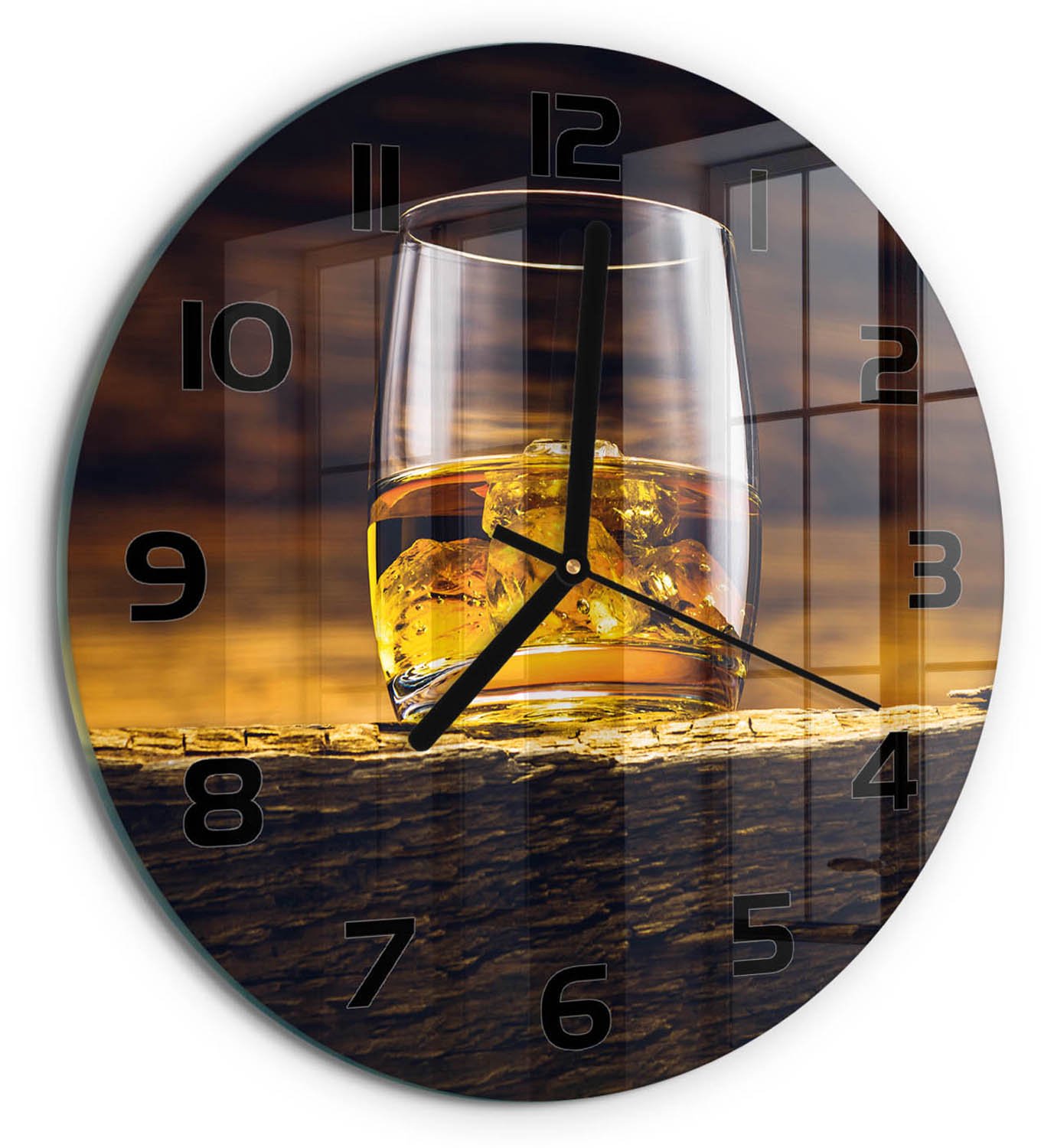 TULUP Wandklok - Bourbon in een glas Glazen Klok Met Print - fi30 cm - Geel Wandklok Glas Met Motief - Zwarte handen - Ronde Klok - Wandklok Glas Decoratie - Gekleurde Glazen Klok