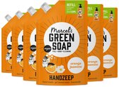 Vijf op een rij geschakelde oranje Marcel's Green Soap navulverpakkingen voor handzeep, Sinaasappel & Jasmijn.
