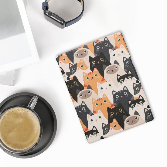kwmobile e-reader hoesje geschikt voor Pocketbook InkPad One hoes - E reader flip case met magnetische sluiting - Ereader cover - Katten design in oranje / zwart / wit — afbeelding 3