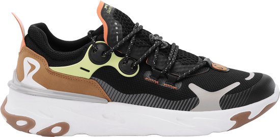 Zwarte Slazenger sneaker met mesh bovenwerk, bruine hielkap en dikke witte zool met bruine accenten.