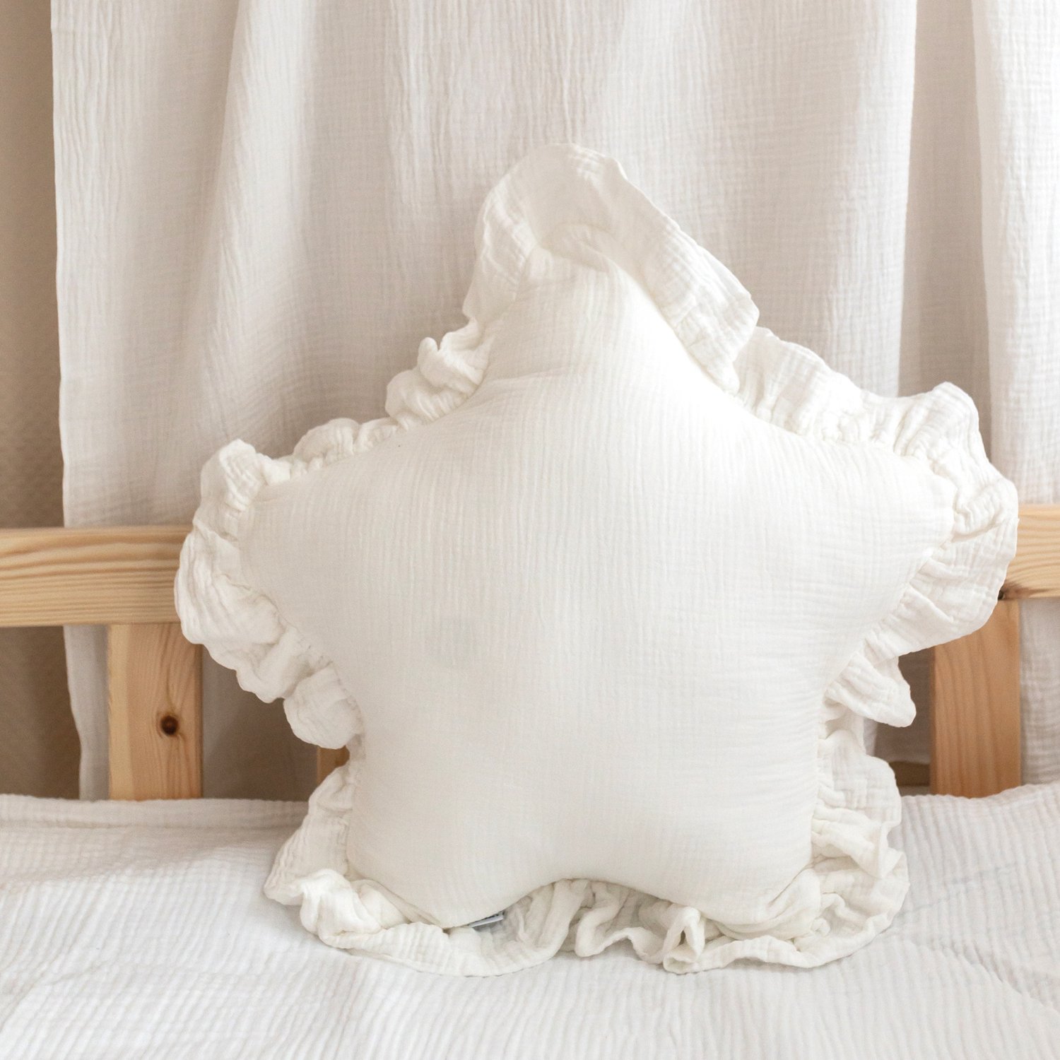 LILIMAUS Sierkussen ster met ruche - mousseline katoen - wit