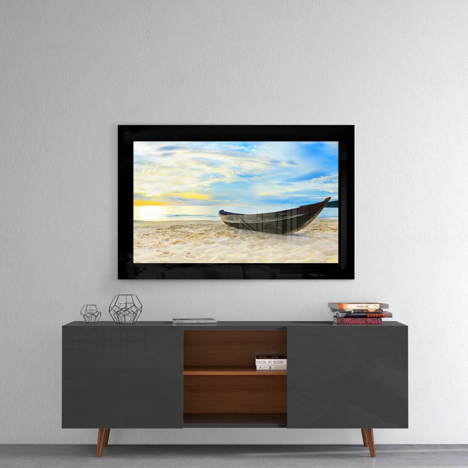 Glasschilderij – Houten Kano op Wit Zandstrand – Moderne Glasdecoratie