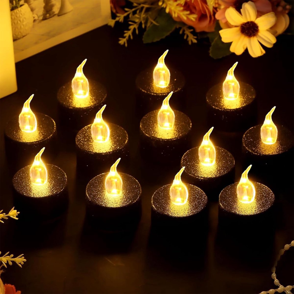 glinsterende led-theelichtkaarsen, 12-pack warmgele batterij flikkerende neptheelichtjes, realistische vlamloze theelichtjes voor Kerstmis, Pasen, Halloween, bruiloft, feest, festivals ect